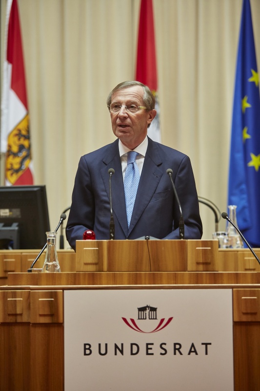 Landeshauptmann von Salzburg, Wilfried Haslauer (V) am Rednerpult