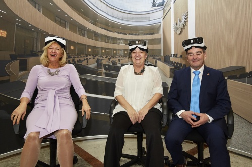 von links: Bundesratsvizepräsidentin Ingrid Winkler (S), Bundesrätin Inge Posch-Gruska (S), Bundesratspräsident Josef Saller (V)