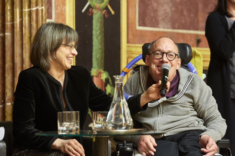 Podium von links: Judit Marte Huainigg und Nationalratsabgeordneter Franz-Joseph Huainigg (V)