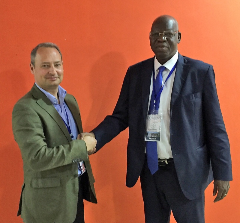 von links: Klubobmann Andreas Schieder (S) begrüßt den House speaker des Parliament of Burkina Faso - Salif Diallo