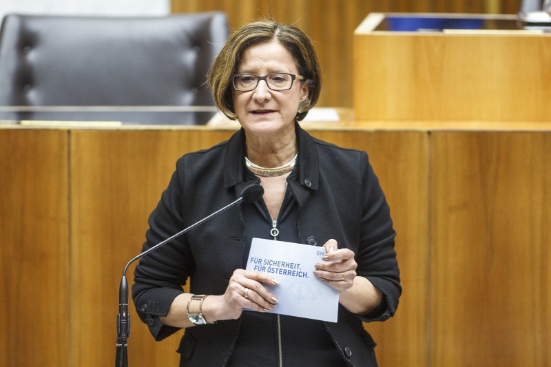 Innenministerin Johanna Mikl-Leitner (V) am Wort