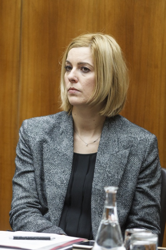 Staatssekretärin Sonja Stessl (S) auf der Regierungsbank