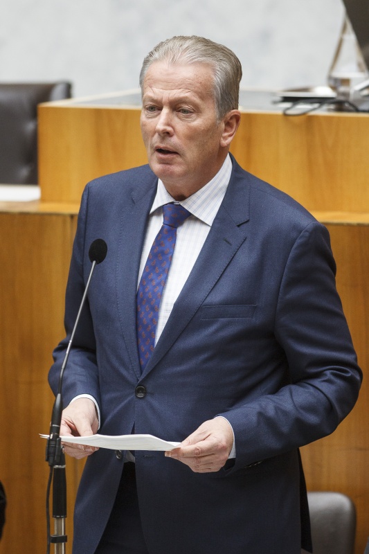 Vizekanzler Reinhold Mitterlehner (V) während seiner EU-Erklärung