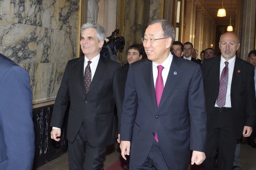 von links: Bundeskanzler Werner Faymann (S), UN-Generalsekretär Ban Ki-moon