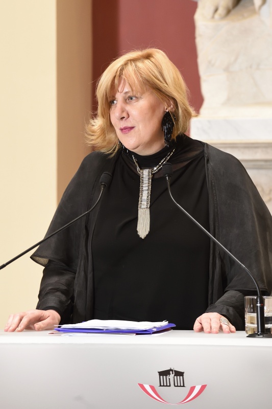 Preisträgerin Kategorie Presse- und Informationsfreiheit Dunja Mijatovic am Wort