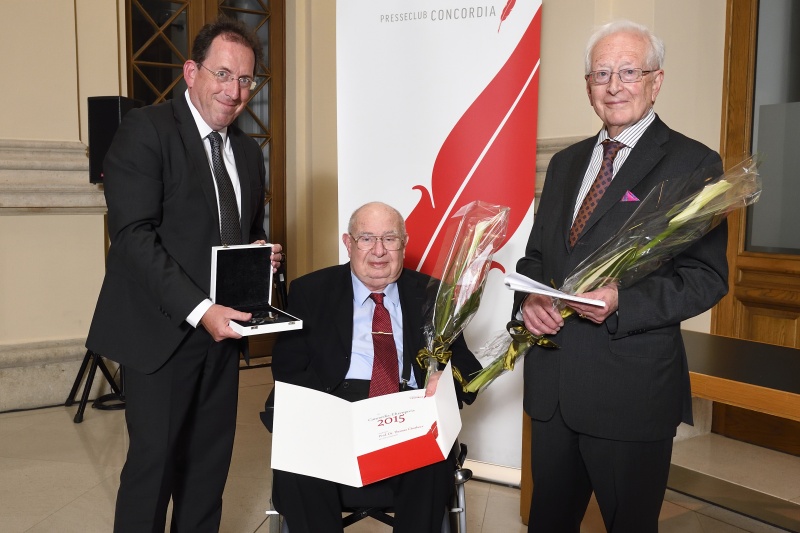 von links: Präsident Andreas Koller Presseclub Concordia, Ehrenpreisträger 2015 Thomas Chorherr, Ludwig Adamovich