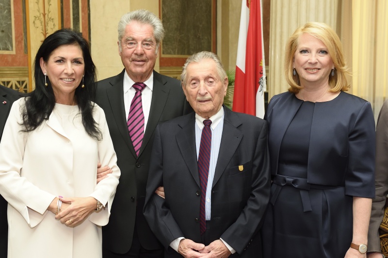 von rechts: Nationalratspräsidentin Doris Bures (S), Präsident Marko Feingold Israelitische Kultusgemeinde Salzburg, Bundespräsident Heinz Fischer, Direktorin Danielle Spera Jüdisches Museum Wien