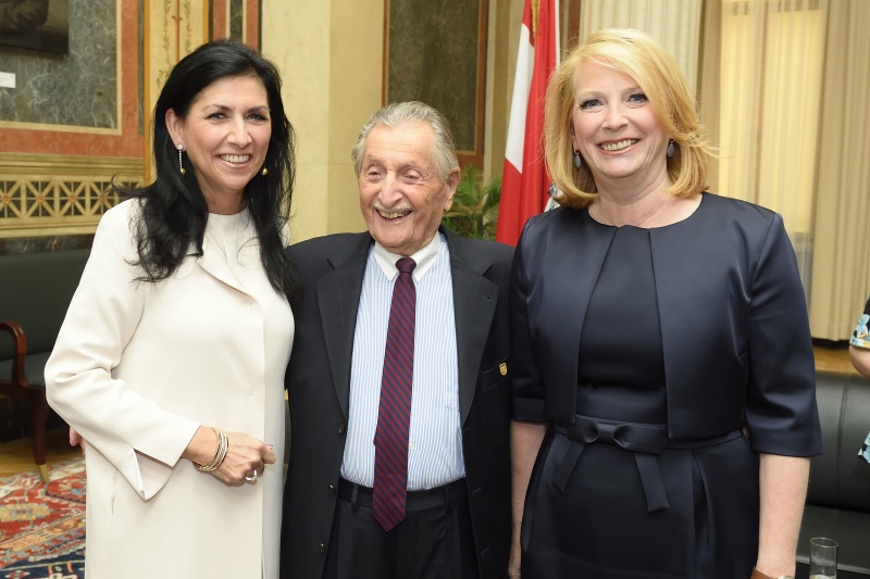 von rechts: Nationalratspräsidentin Doris Bures (S), Präsident Marko Feingold Israelitische Kultusgemeinde Salzburg, Direktorin Danielle Spera Jüdisches Museum Wien