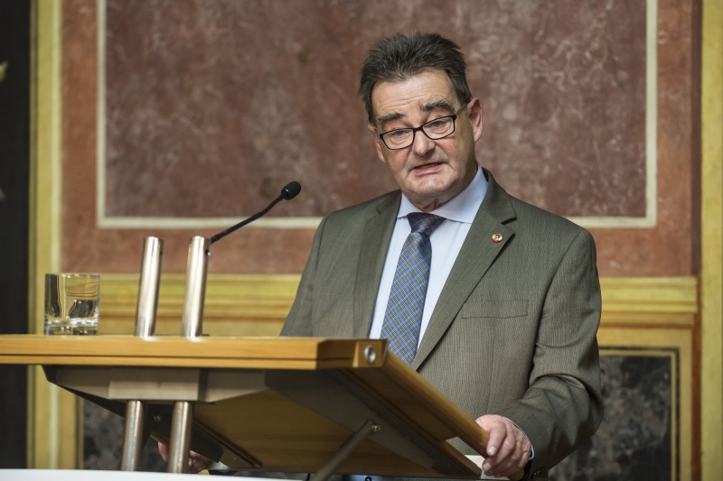 Bundesratspräsident Josef Saller (V) begrüßt die VeranstaltungsteilnehmerInnen