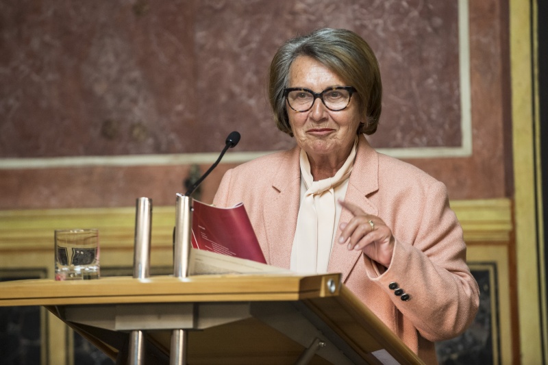 Bundesministerin a.D. Hilde Hawlicek am Wort