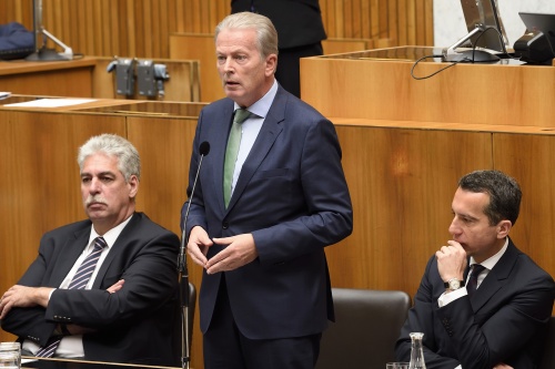 Regierungsbank von links: Finanzminister Johann Georg Schelling (V), Vizekanzler Reinhold Mitterlehner (V), Bundeskanzler Christian Kern (S)