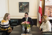 Aussprache. Von links: Botschafterin Susan Le Jeune, Bundesratspräsident Josef Saller (V), Bundesratsvizedirektorin Alice Alsch-Harant