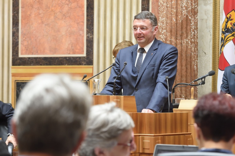 Verkehrsminister Jörg Leichtfried (S) bei seinen Ausführungen