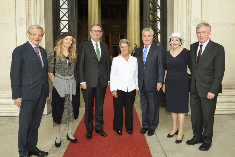 Von links: Bundeskanzler a.D Wolfgang Schüssel, Krista Schüssel, Zweiter Nationalratspräsident Karlheinz Kopf (V), Margit Fischer, Bundespräsident Heinz Fischer, Eva Luise Köhler, Deutscher Bundespräsident a.D. Horst Köhler