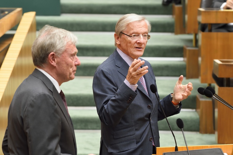 Von rechts: Bundeskanzler a.D Wolfgang Schüssel (am Wort), Deutscher Bundespräsident a.D. Horst Köhler