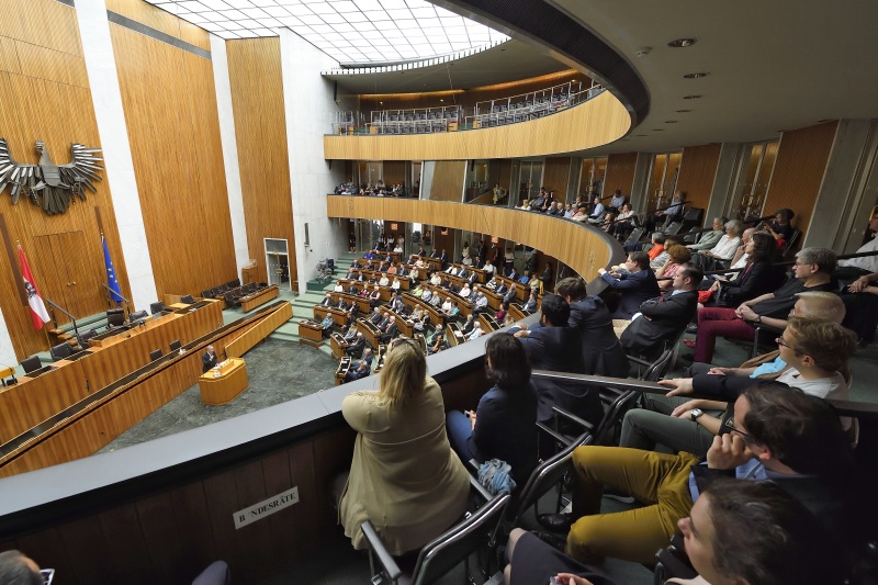 Blick Richtung VeranstaltungsteilnehmerInnen. Der Deutsche Bundespräsident a.D. Horst Köhler bei seiner Rede am Rednerpult