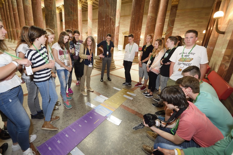 Führung durch das Parlamentsgebäude für die teilnehmenden SchülerInnen