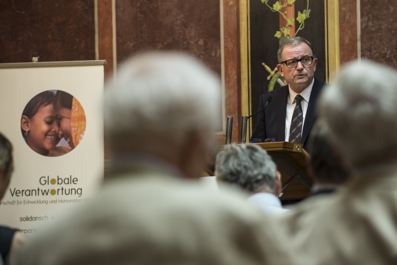 Zweiter Nationalratspräsident Karlheinz Kopf (V) am Rednerpult