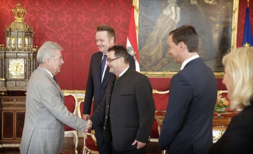 Von links: Bundespräsident Heinz Fischer, Bundesratspräsident Mario Lindner (S), Bundesrat Josef Saller (V), Bundesratsvizepräsident Ernst Gödl (V)
