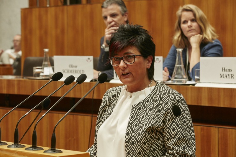 Rede von Bundesrätin Marianne Hackl (V)