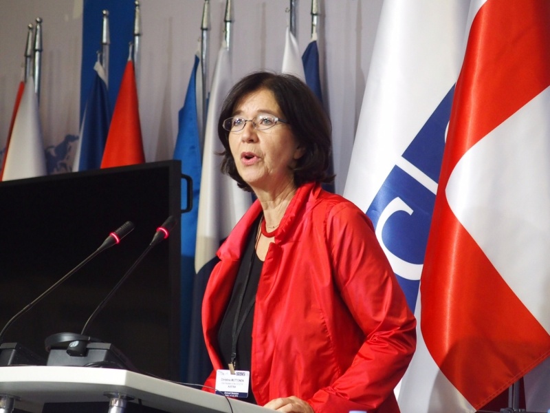 Präsidentin der OSZE-PV Christine Muttonen (S) am Rednerpult