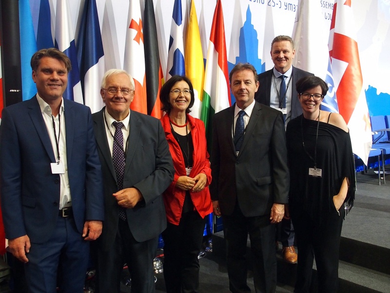 Von links: Die Nationalratsabgeordneten Johannes Rauch (V), Anton Heinzl (S), Christine Muttonen (S), Nikolaus Berlakovich (V), Roman Haider (F) und Tanja Windbüchler-Souschill (G)