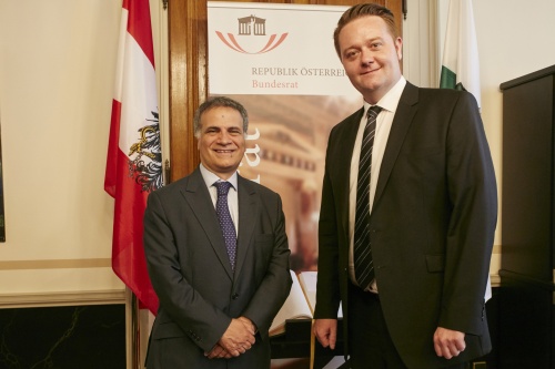 von rechts: Bundesratspräsident Mario Lindner (S), Botschafter von Italien Giorgio Marrapodi