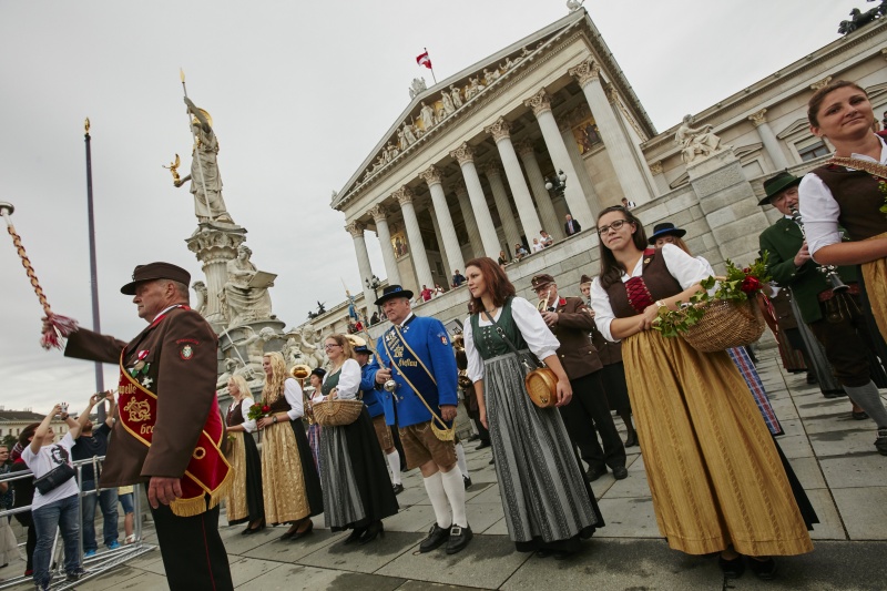 Steirische Blasmusik vor dem Parlament