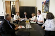 Aussprache mit Bundesratspräsident Mario Lindner (S) (2.von rechts)