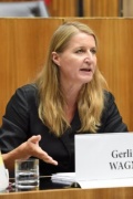 Gerlinde Wagner, Recht-, Legislativ- und Wissenschaftlicher Dienst des Parlaments