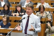 Abgeordneter zum EU Parlament Franz Obermayr (F) am Wort