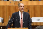 Nationalratsabgeordneter Johannes Hübner (F) am Wort