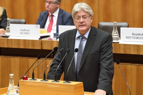Bundesrat Stefan Schennach (S) am Wort