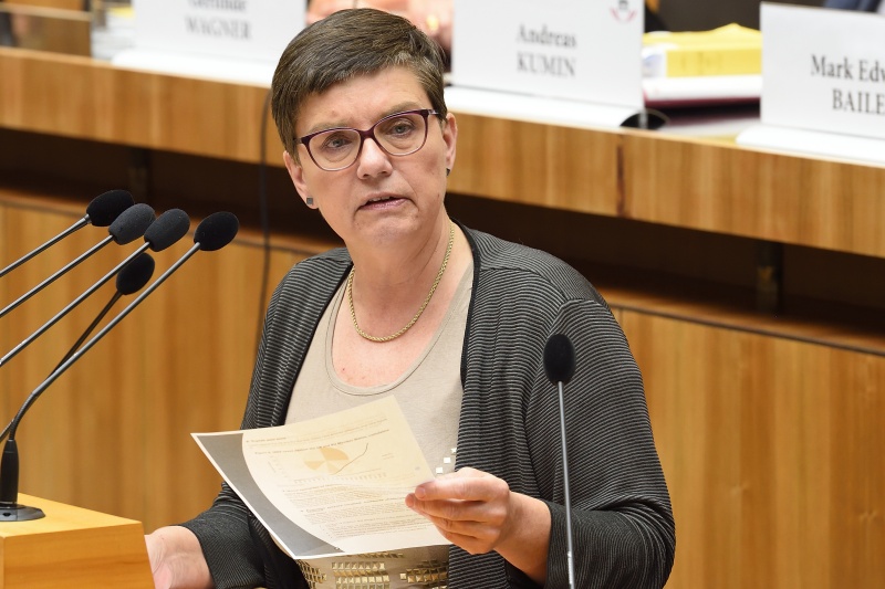 Landtagsabgeordnete Madeleine Petrovic (G) am Wort