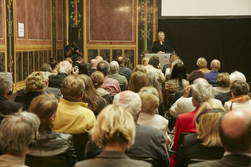 Begrüßung durch Nationalratspräsidentin Doris Bures (S)