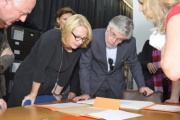 Nationalratspräsidentin Doris Bures (S) und Parlamentsdirektor Harald Dossi zu Besuch im 'Ghetto Kämpfer Museum' und dem angeschlossenen 'Zentrum für humanistische Erziehung'