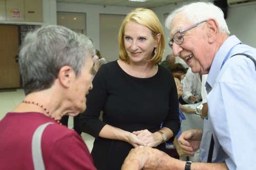 Nationalratspräsidentin Doris Bures (S) bei einem Treffen mit österreichischen Holocaust-Überlebenden im 'Klub'
