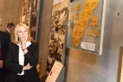 Nationalratspräsidentin Doris Bures (S) bei Besichtigung der Gedenkstätte Yad Vashem