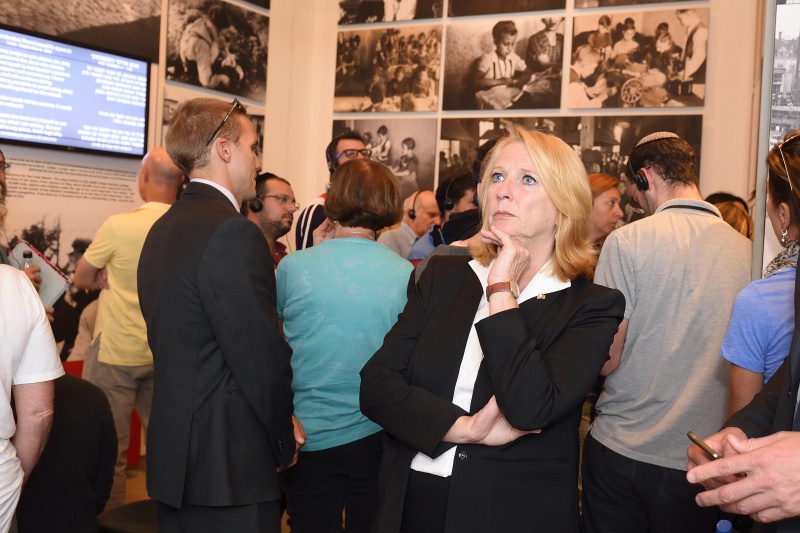 Nationalratspräsidentin Doris Bures (S) bei Besichtigung der Gedenkstätte Yad Vashem