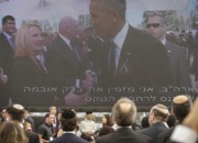 Nationalratspräsidentin Doris Bures (S) bei den Trauerfeierlichkeiten mit dem Präsident der Vereinigten Staaten Barack Obama