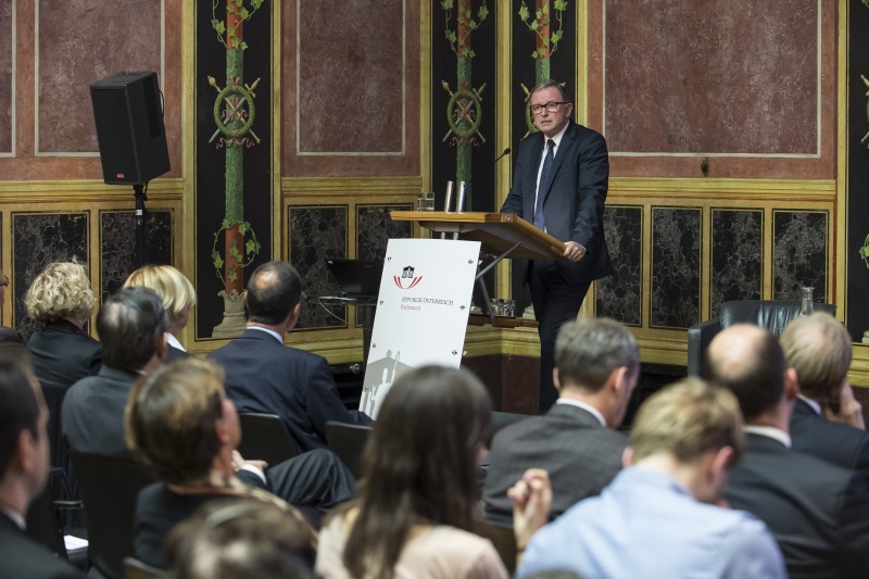 Zweiter Nationalratspräsident Karlheinz Kopf (V) am Rednerpult
