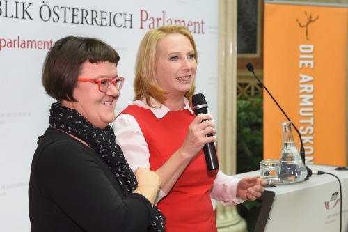 von links: Moderation Michaela Moser und  Nationalratspräsidentin Doris Bures (S)