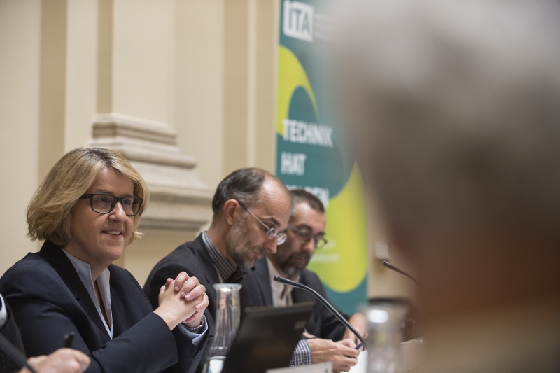 Von links: EPTA-Vorsitzende und Nationalratsabgeordnete  Ruperta Lichtenecker (G),  EPTA-Präsident Michael Nentwich, Walter Peissl