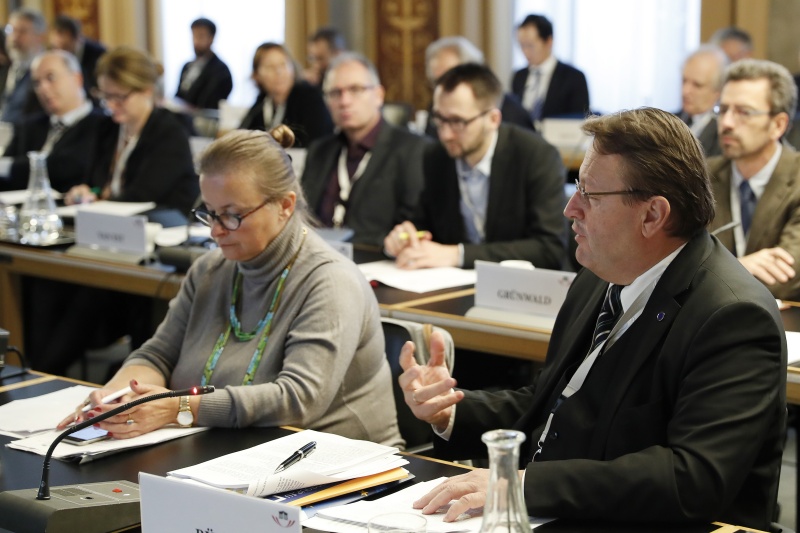 Kommentar des Europaabgeordneten Paul Rübig (rechts)