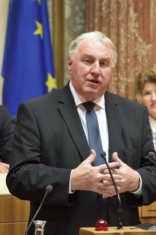 Vizepräsident des Ausschusses der Regionen Karl-Heinz Lambertz bei seiner Rede im Bundesrat