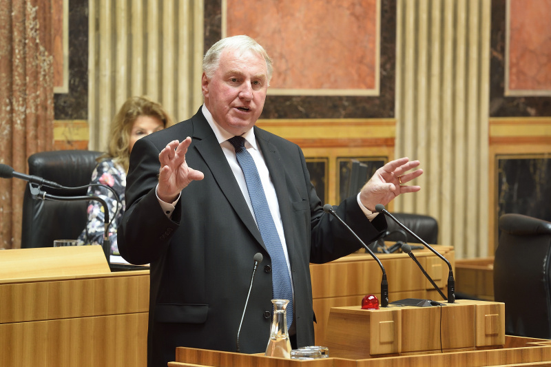 Vizepräsident des Ausschusses der Regionen Karl-Heinz Lambertz bei seiner Rede im Bundesrat