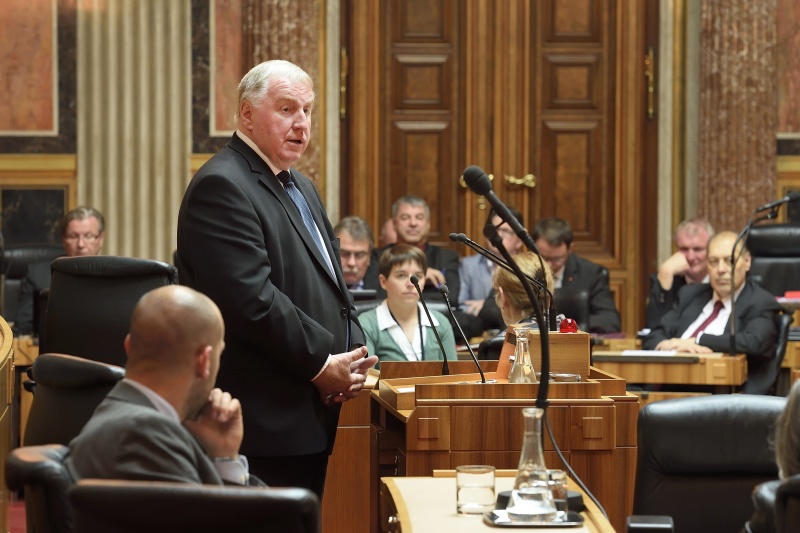 Vizepräsident des Ausschusses der Regionen Karl-Heinz Lambertz bei seiner Rede im Bundesrat