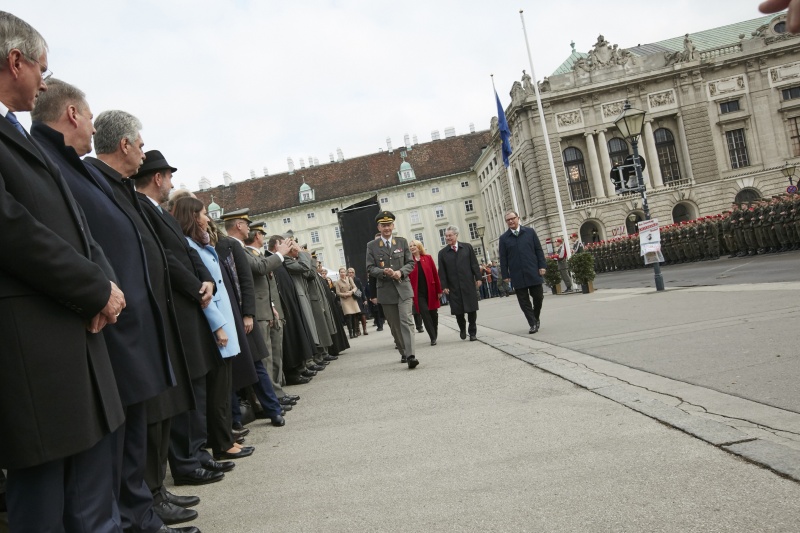 Nationalratspräsidentin Doris Bures (S), Heinz Fischer und Zweiter Nationalratspräsident Kalheinz Kopf (V) bei der Angelobung der Rekruten des Bundesheeres