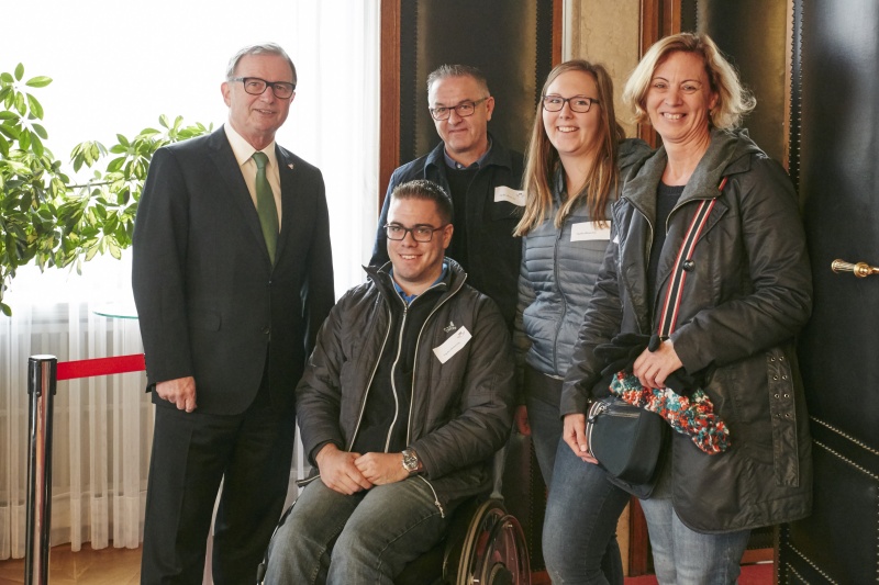Zweiter Nationalratspräsident Karlheinz Kopf (V) begrüßt die Gäste