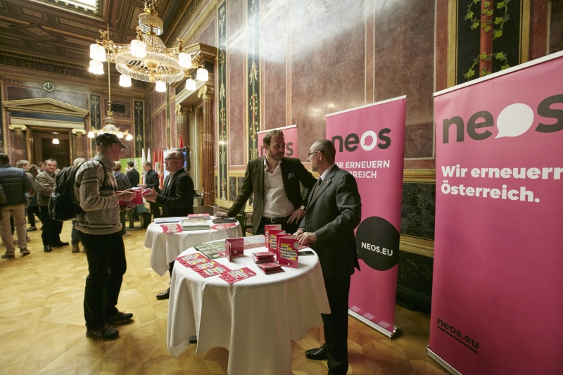 Stand von Neos